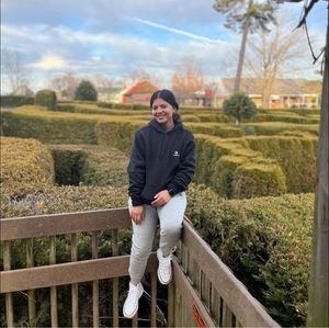 Meet your Posher, Beatriz